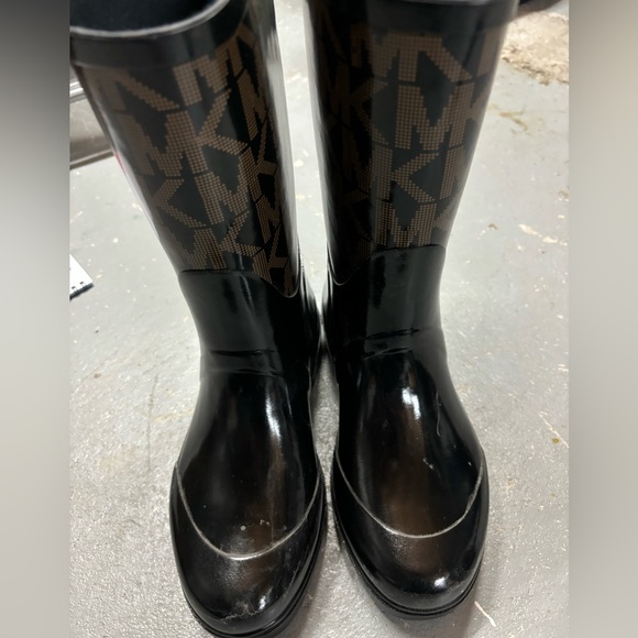 Michael Kors rain boots - Picture 3 of 6